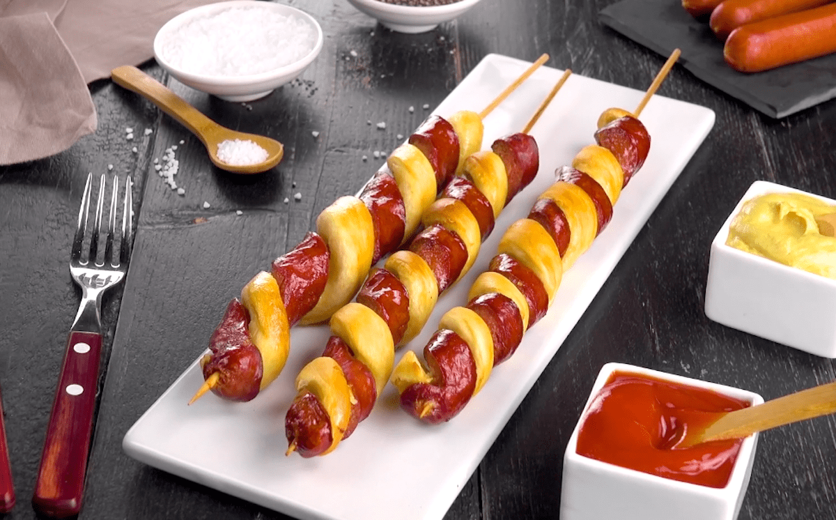 4 Rezepte für Hot Dogs im Pizzateig