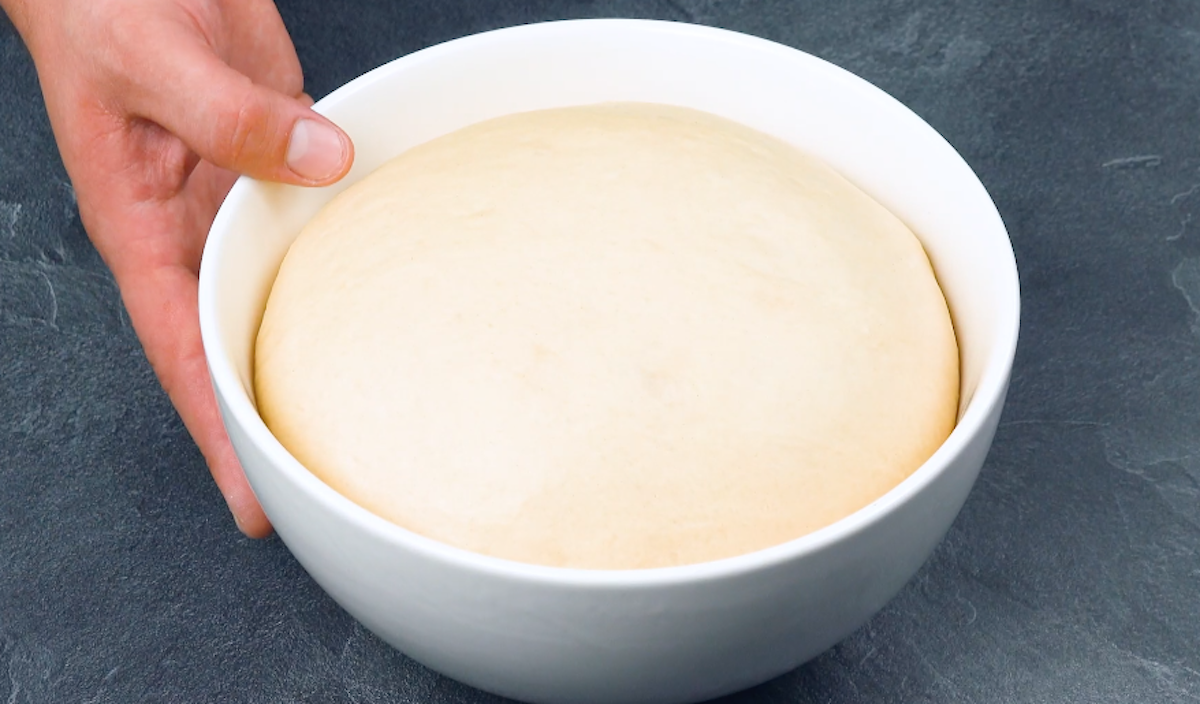 Hefeteig in einer Schüssel