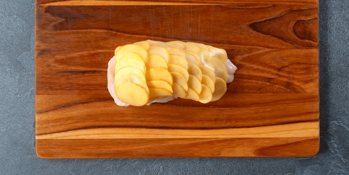 Kartoffeln umhüllen gefüllte Hähnchenbrust