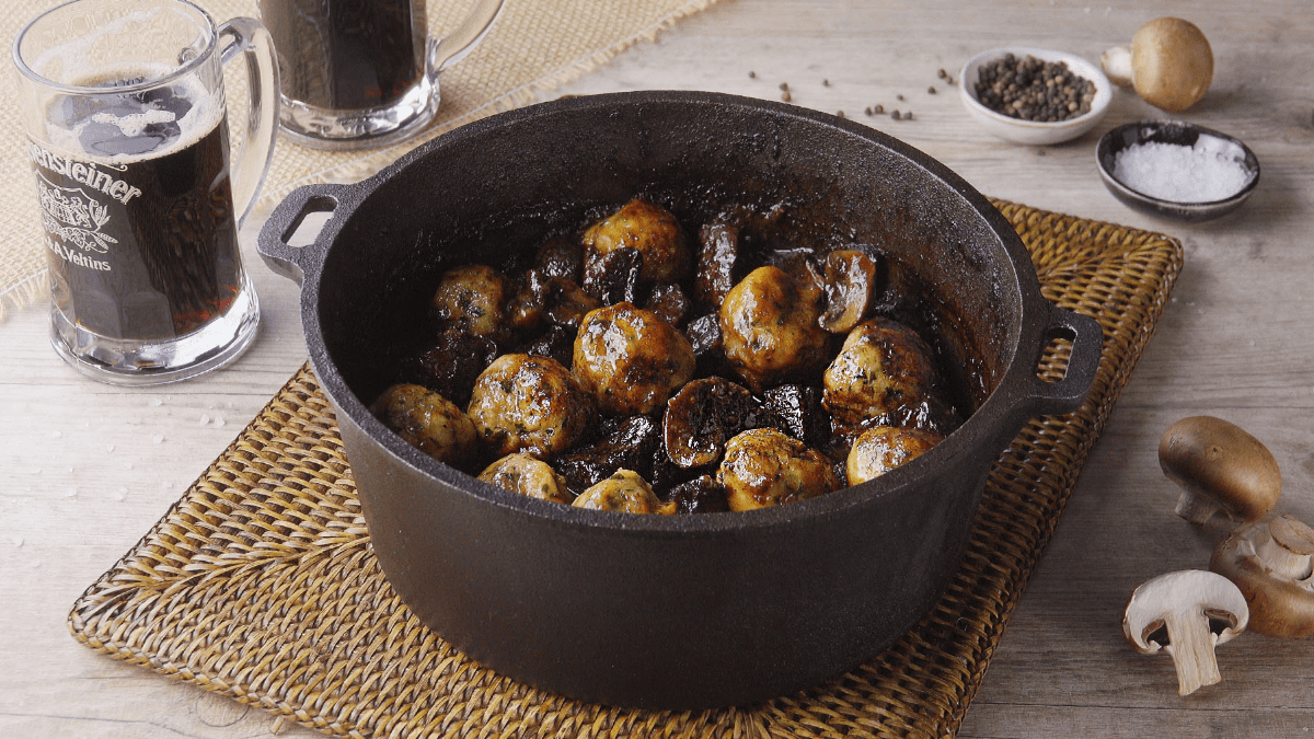 Zartes Bierfleisch mit selbst gemachten Semmelknödeln