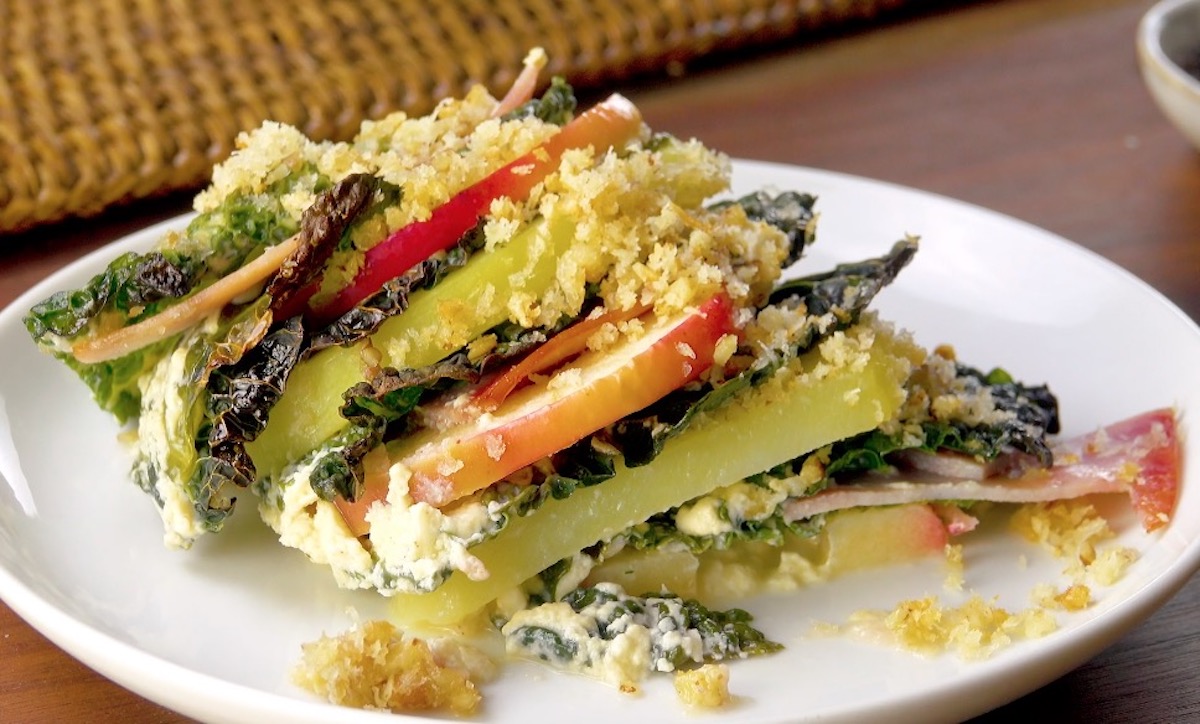 Kartoffelauflauf mit Wirsing, Äpfeln und Kochschinken