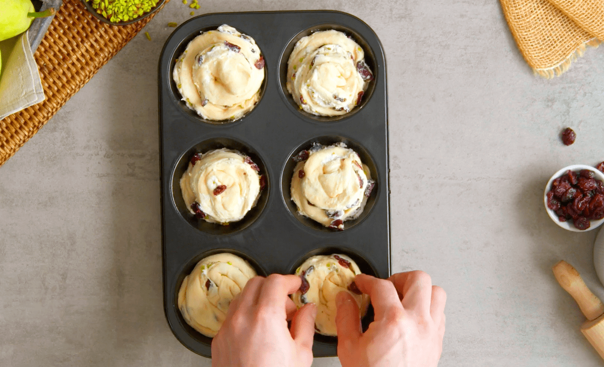 Pizzaschnecken mit Bavaria blu – Der Würzige von Bergader vor dem Backen