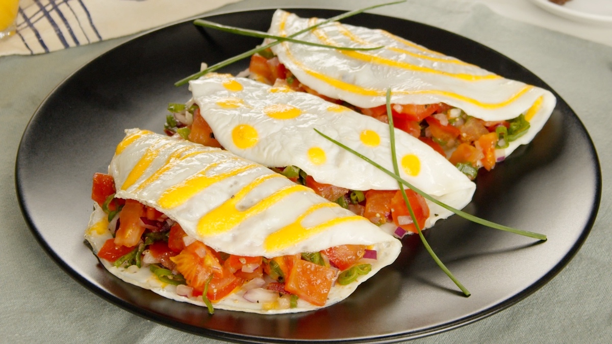 Gemusterte Omelett mit Füllung