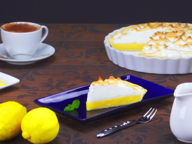 Zitronen-Baiser-Kuchen ist perfekt für den Sommer