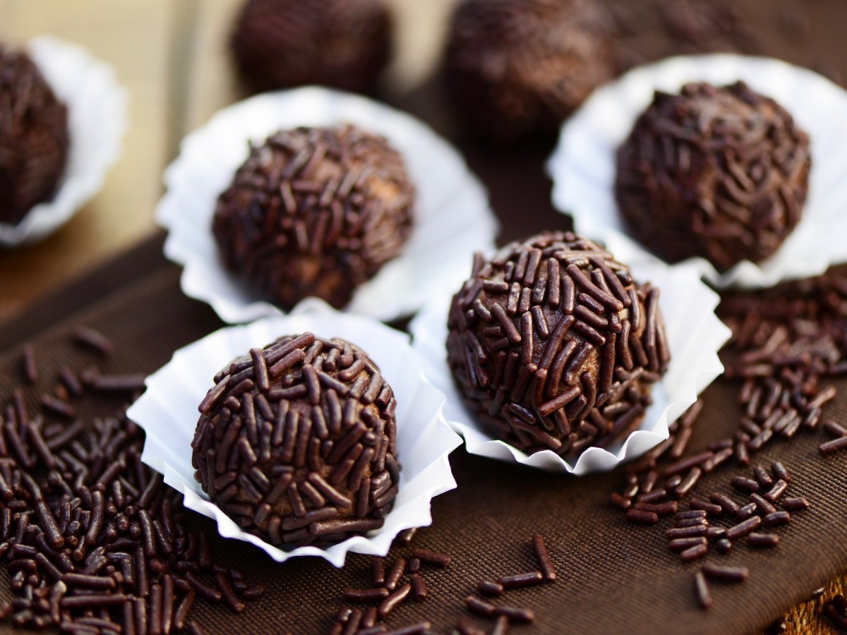 Rezept für Rumkugeln: So gelingt die leckere Weihnachtsnascherei