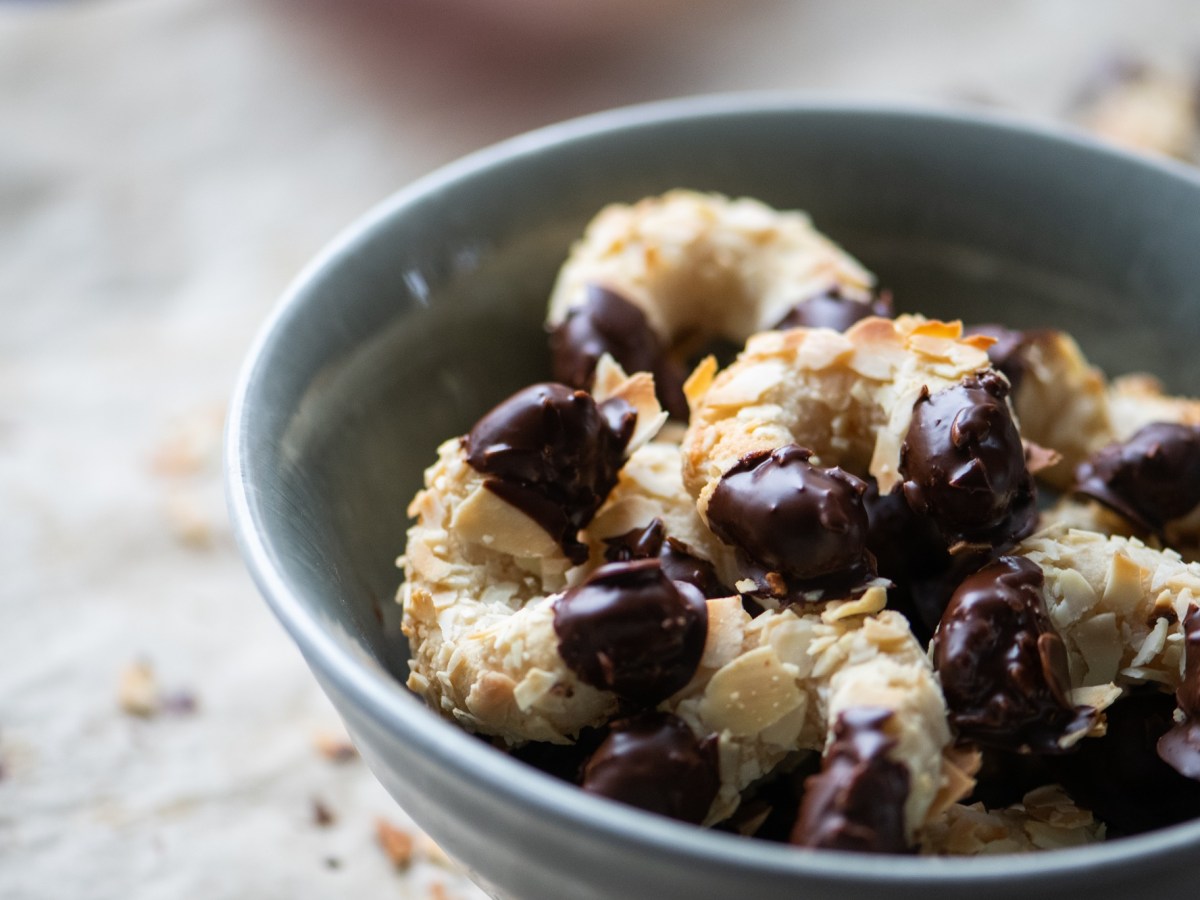 Mandelhörnchen mit Marzipan selber machen: Gebäck wie vom Bäcker