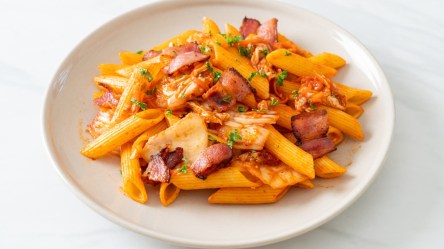 Ein Teller Kimchi Carbonara.