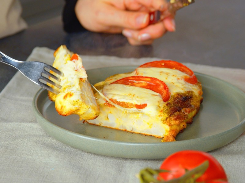 Teller mit überbackenem Blumenkohlsteak