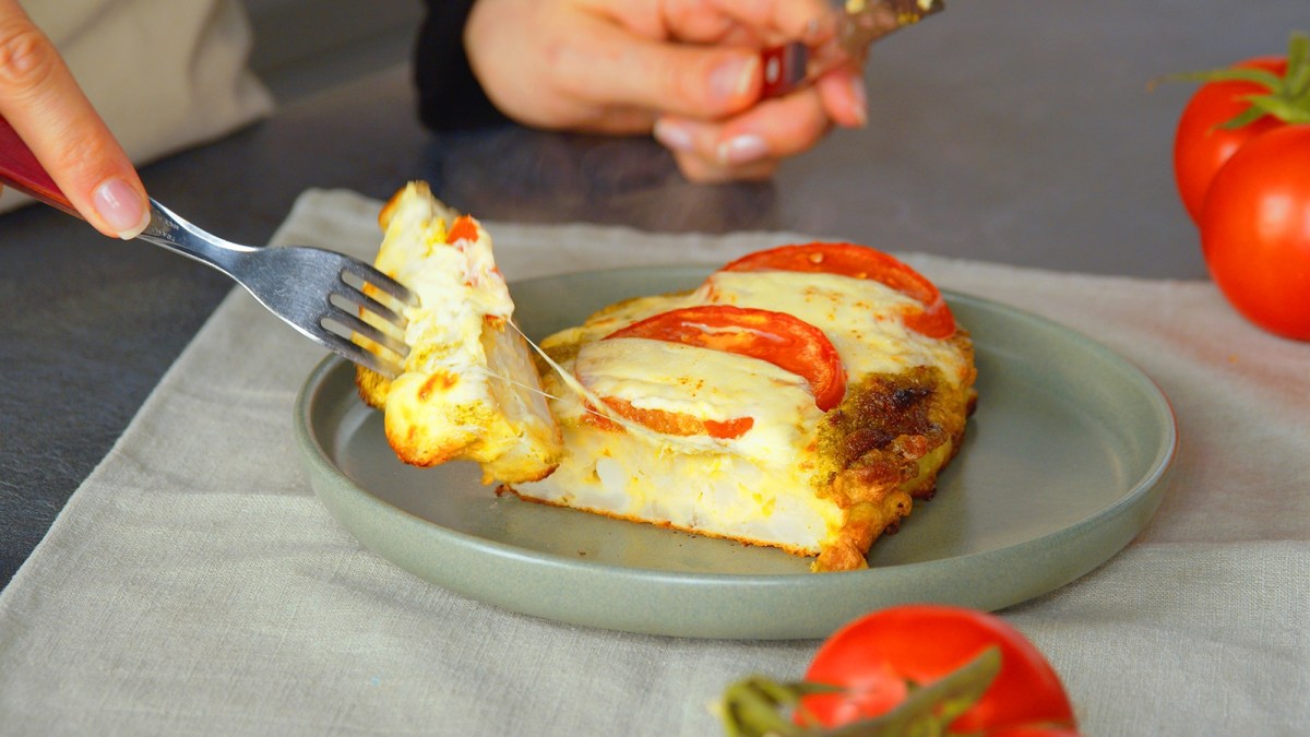 Teller mit überbackenem Blumenkohlsteak