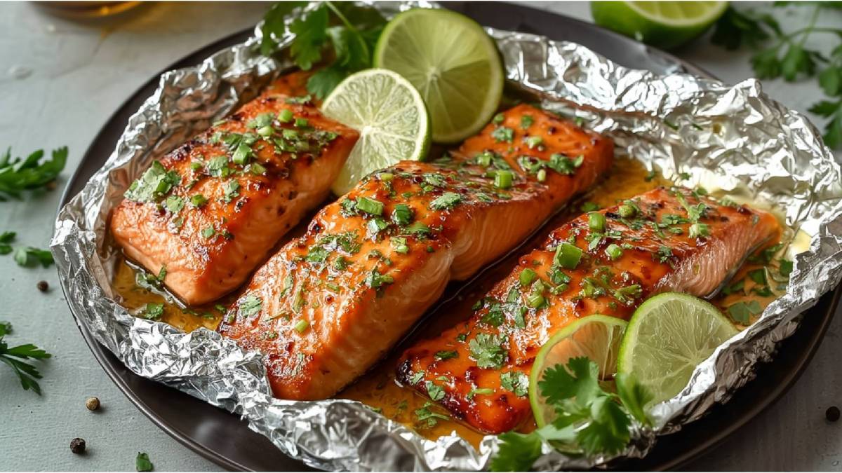 Teller mit Honig-Limetten-Lachs vom Grill