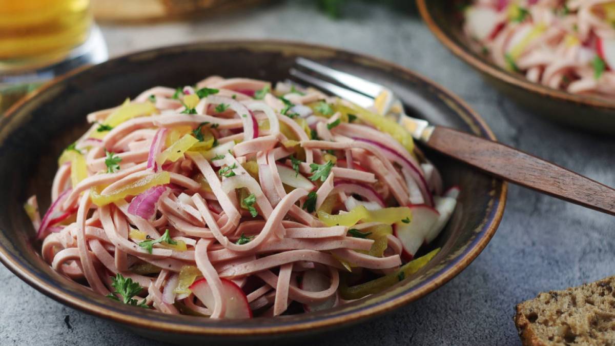 Teller mit bayerischem Wurstsalat