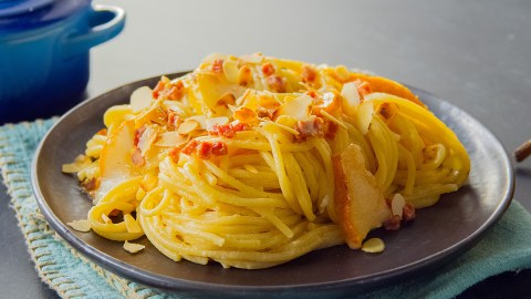 Teller mit Birnen_Carbonara